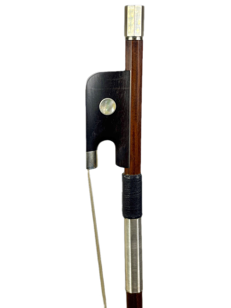 Arco de Violoncelo do Autor Alessandro Carvalho, Montagem em Prata