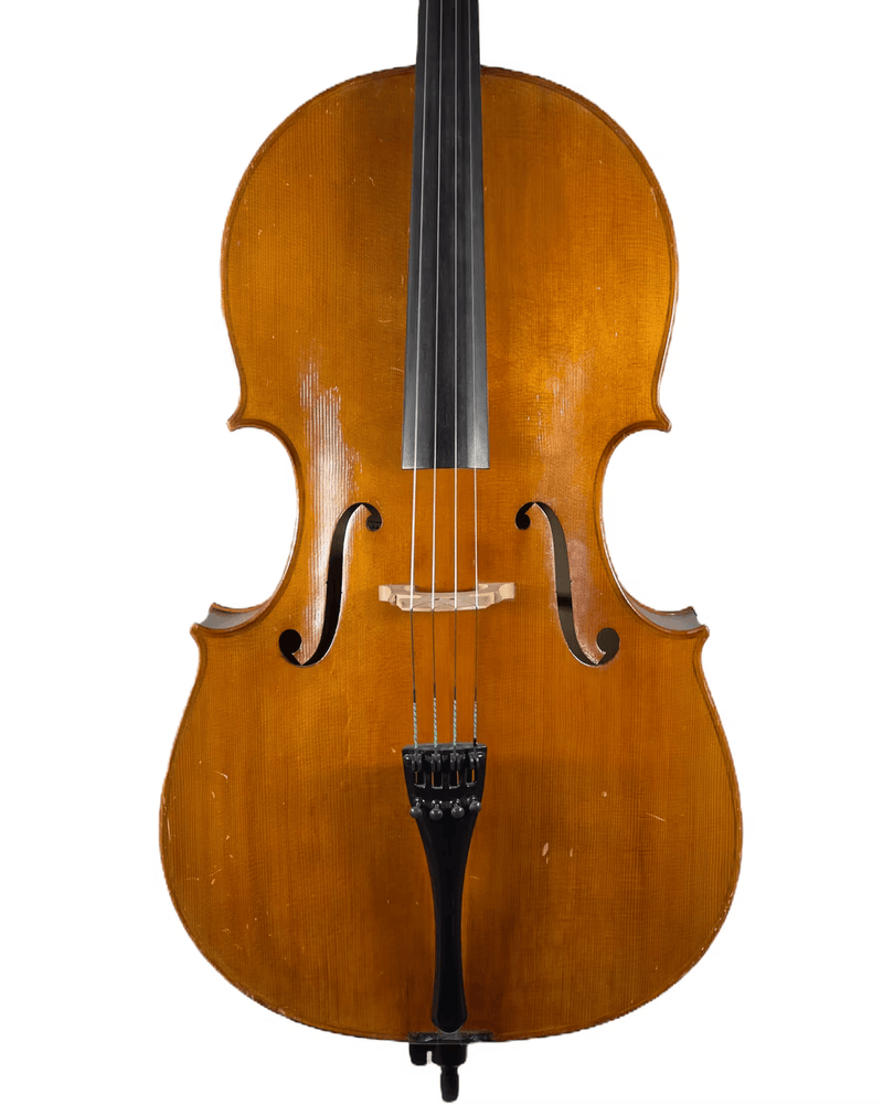 Violoncelo modelo Montagnana envernizado no ateliê de Luteria Fagundes em 2021