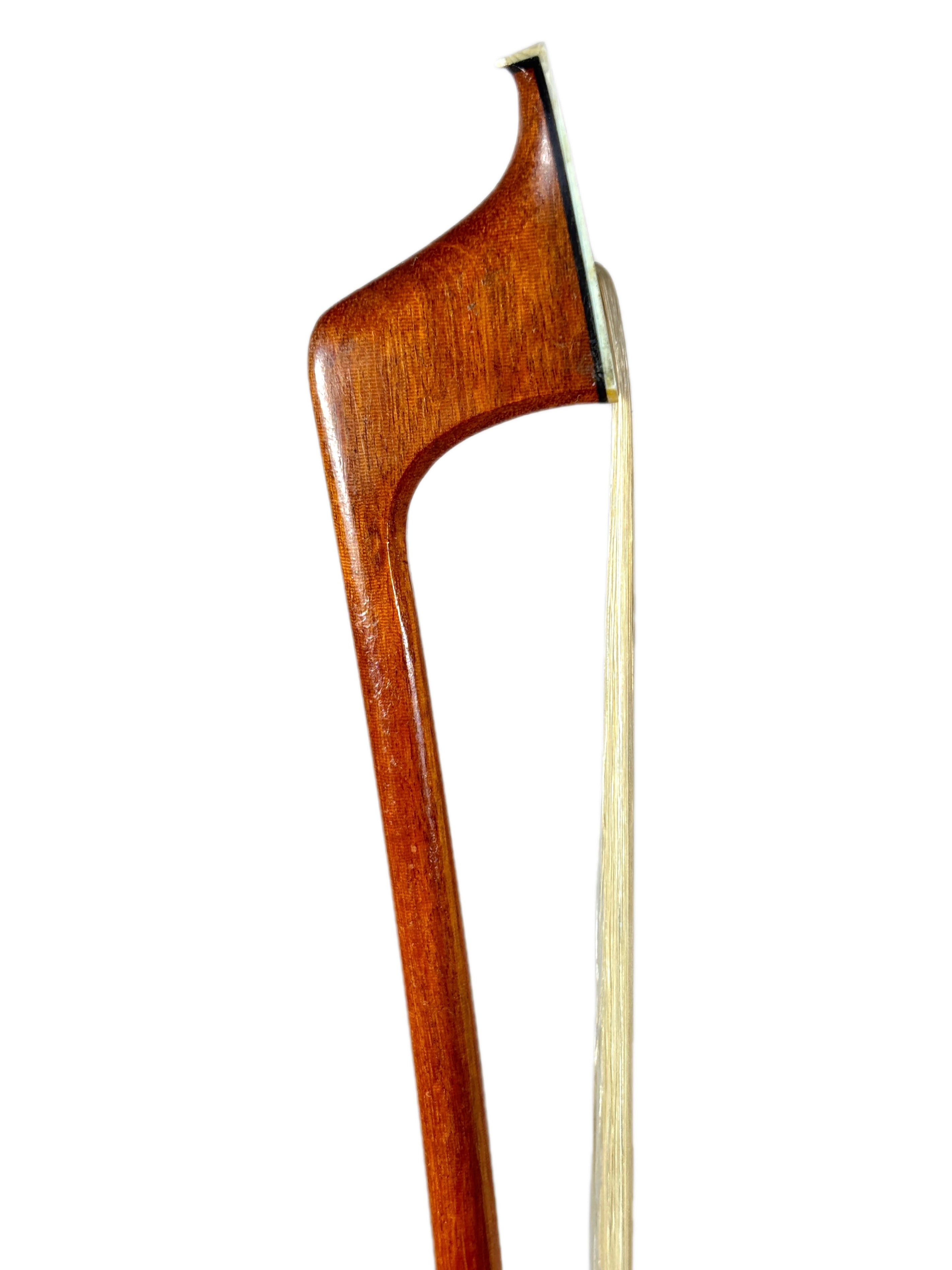 Arco de Violoncelo do Autor João Zanellatto Montado em Prata